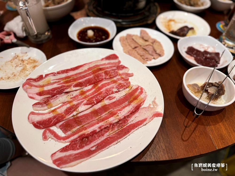 【中央公園美食】新宿內臟燒肉．新崛江燒肉推薦．中秋節烤肉推薦 @朱寶妮美食隨筆