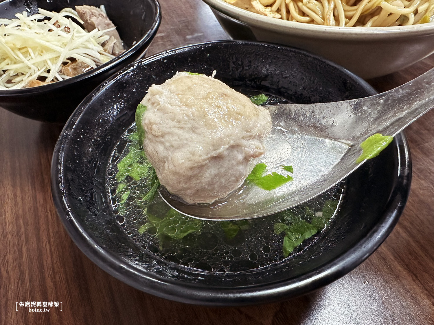 【萬華美食】阿伯蛋包麵・凌晨三點半營業台式早餐，環南市場小吃推薦 @朱寶妮美食隨筆