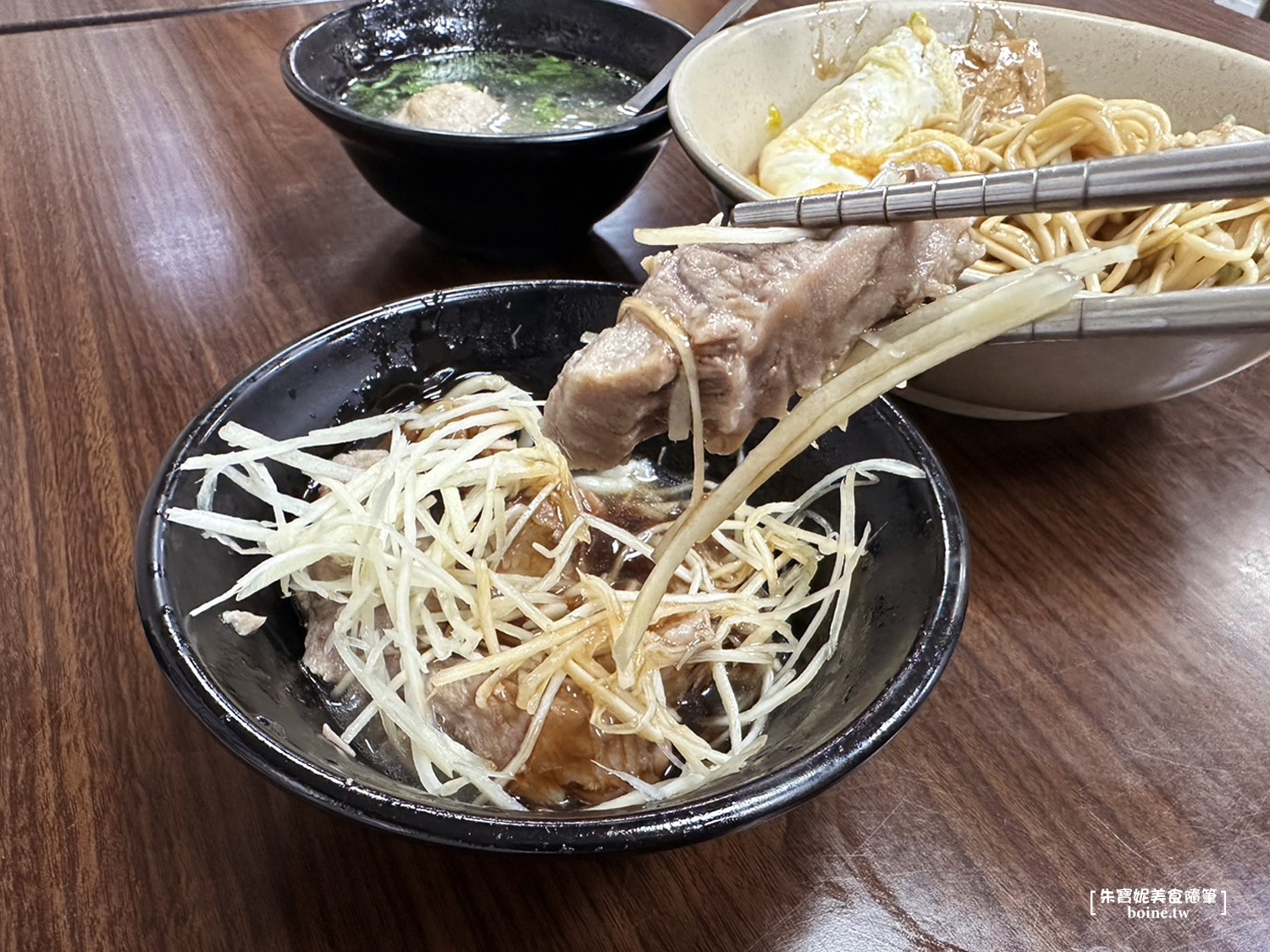 【萬華美食】阿伯蛋包麵・凌晨三點半營業台式早餐，環南市場小吃推薦 @朱寶妮美食隨筆