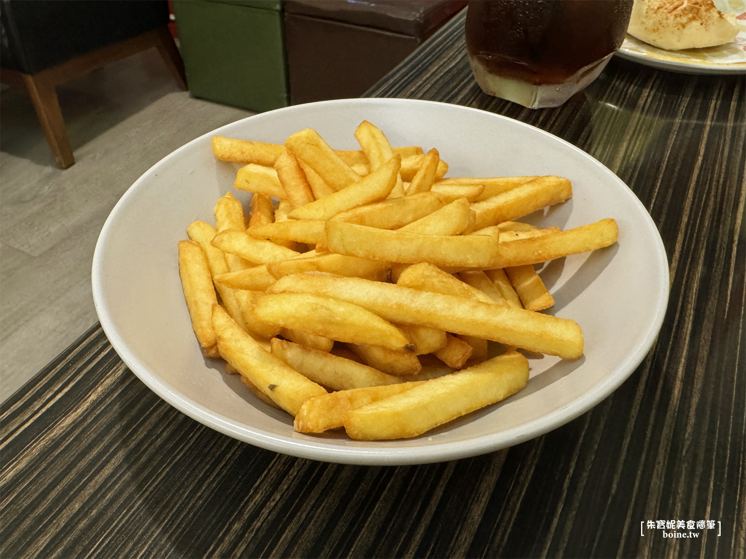 【高雄美食】夯漫廚房．份量十足的義大利麵燉飯．美麗島站餐廳推薦 @朱寶妮美食隨筆