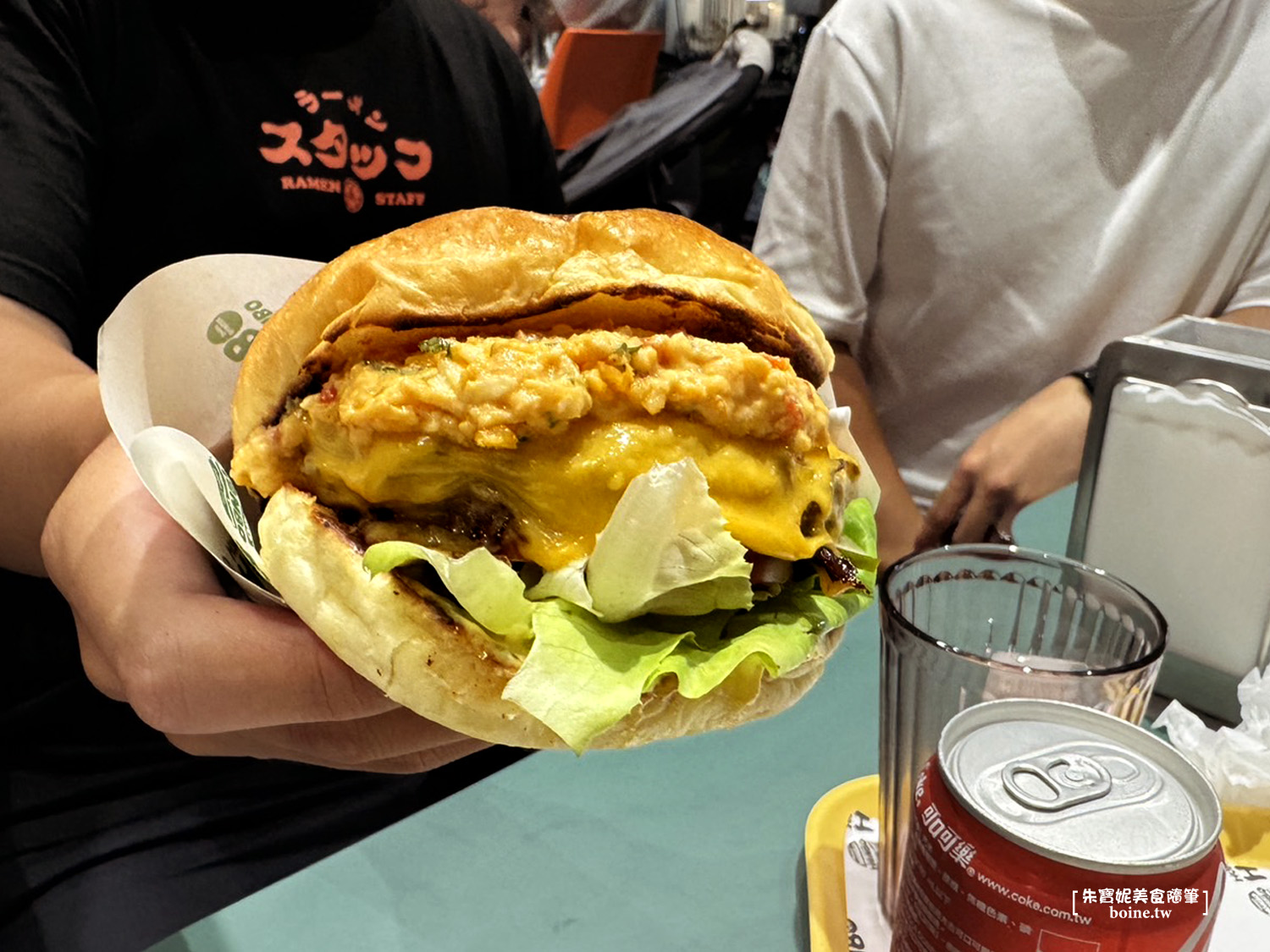 【高雄巨蛋美食】HONBO Burger shop．超棒美式漢堡．鼓山美食推薦(最新菜單) @朱寶妮美食隨筆