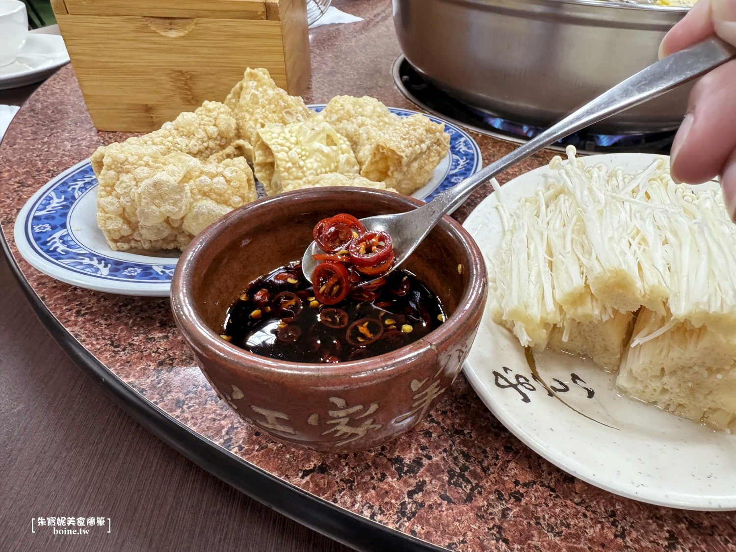 【中壢美食】江家羊肉．老饕與在地人最愛溫體羊肉火鍋．三層肉必點(菜單) @朱寶妮美食隨筆