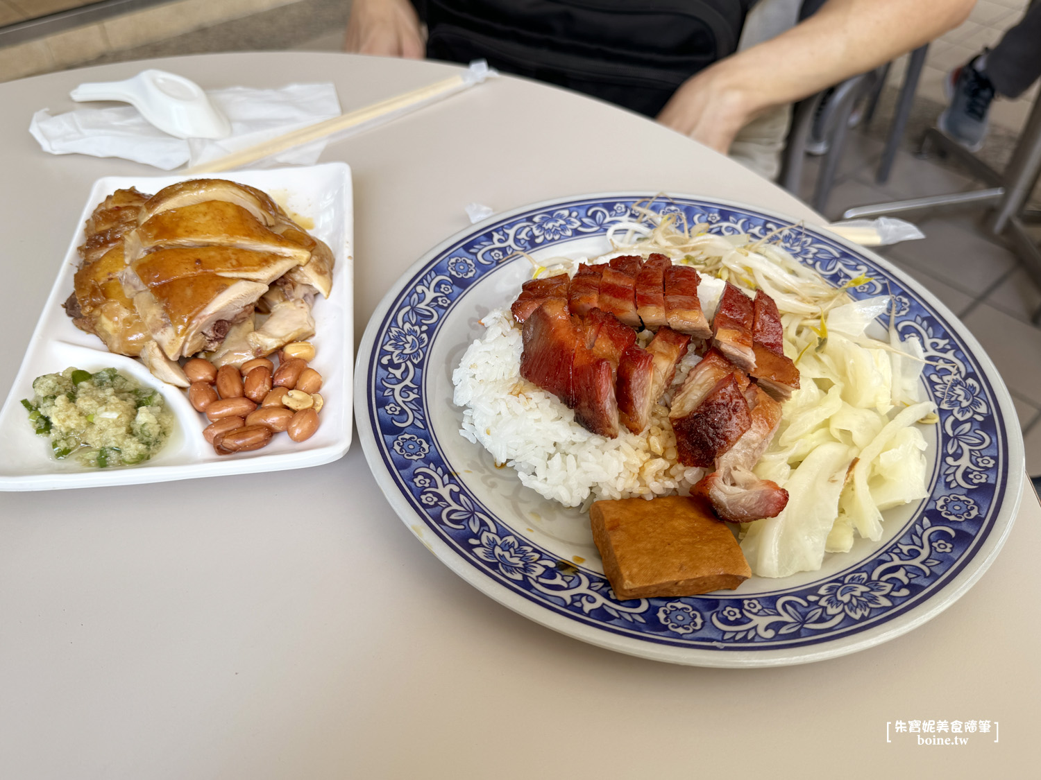 【高雄美食】香港發財燒臘創始店・河堤社區人氣餐館推薦 @朱寶妮美食隨筆