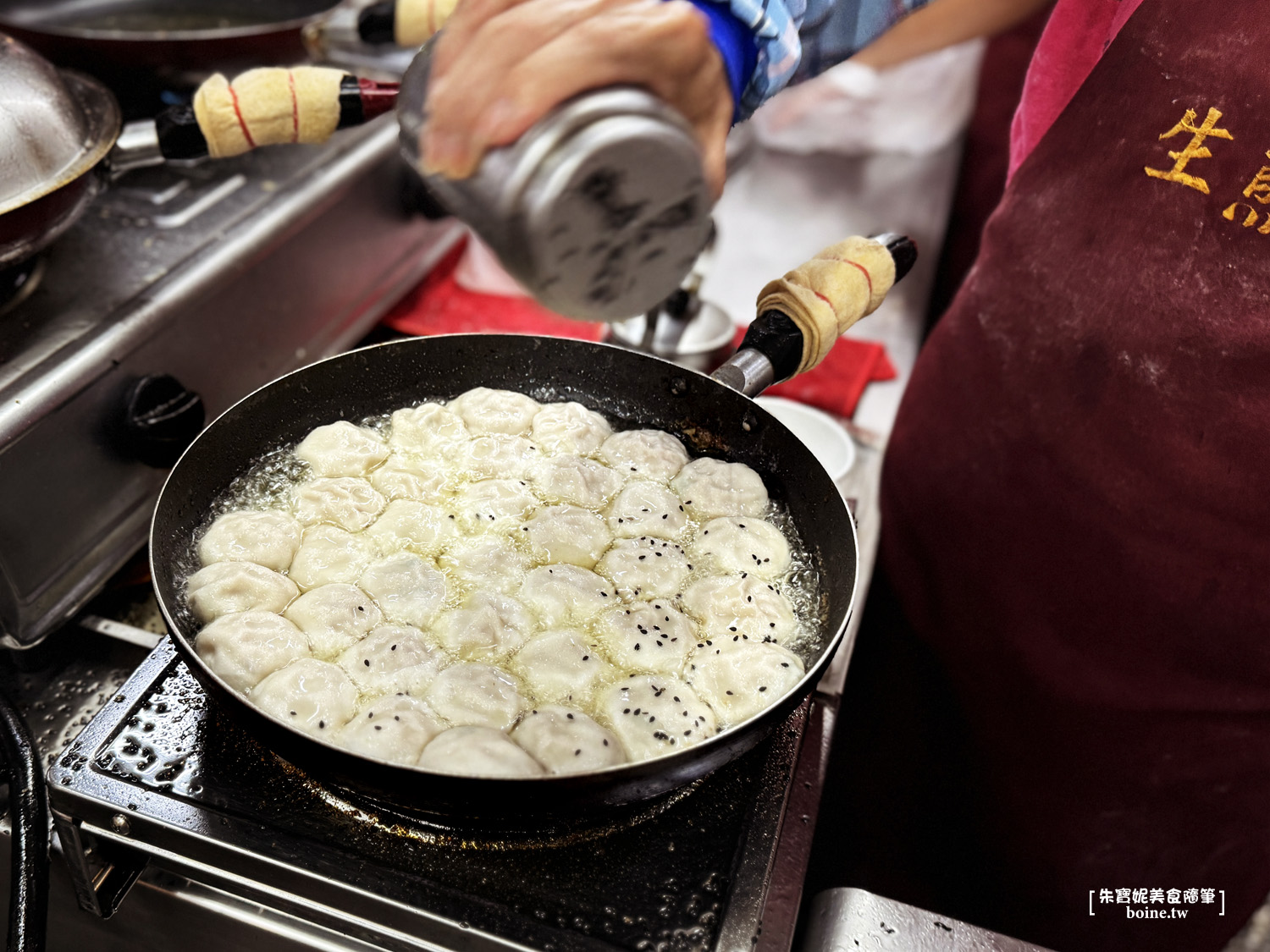 【高雄美食】上海生煎湯包・金黃酥脆爆漿湯包・熱河商圈排隊美食(菜單) @朱寶妮美食隨筆