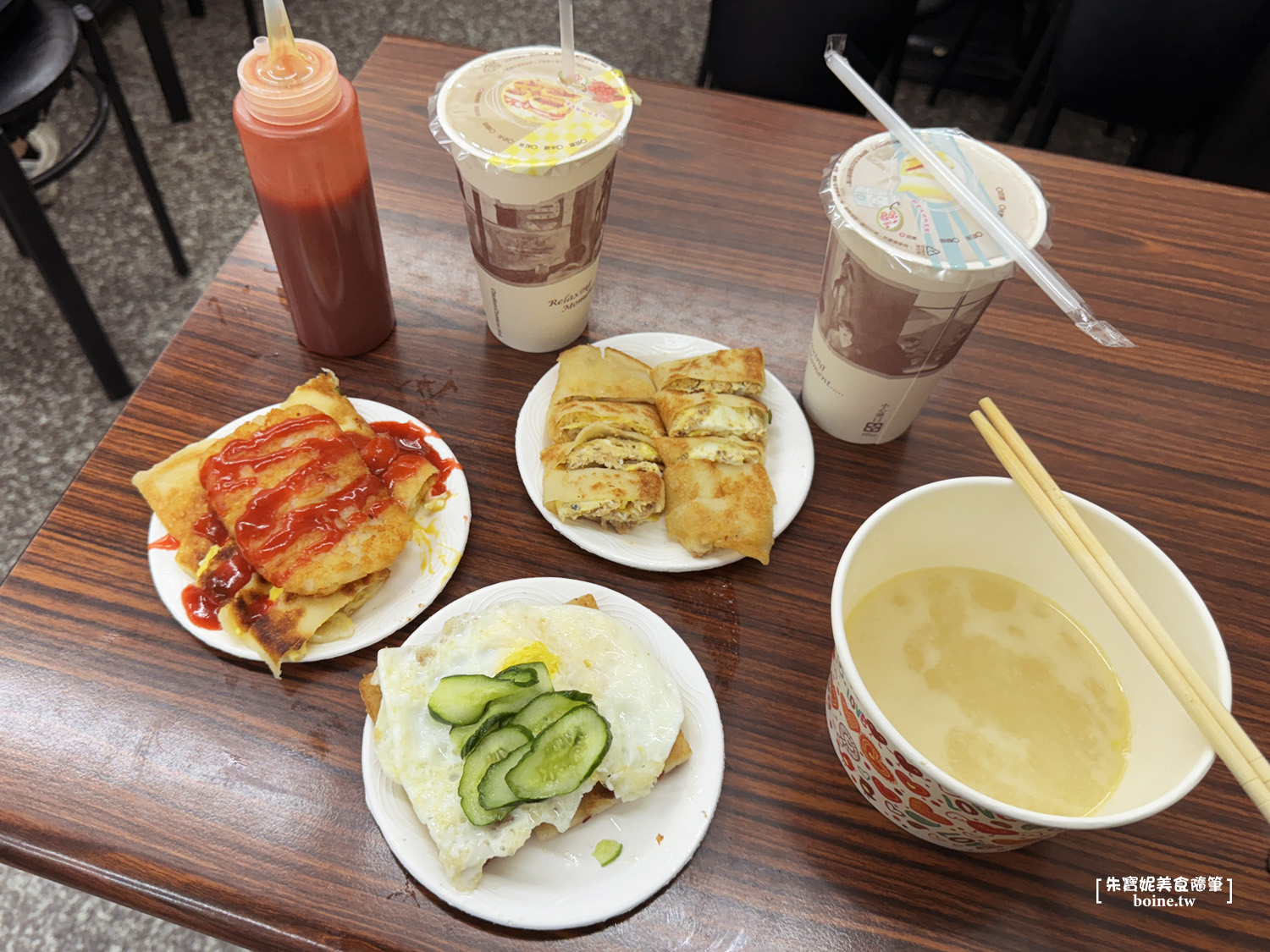 【高雄美食】味芳珍咖啡牛奶．三民區排隊美食．酥脆薯餅必點 @朱寶妮美食隨筆