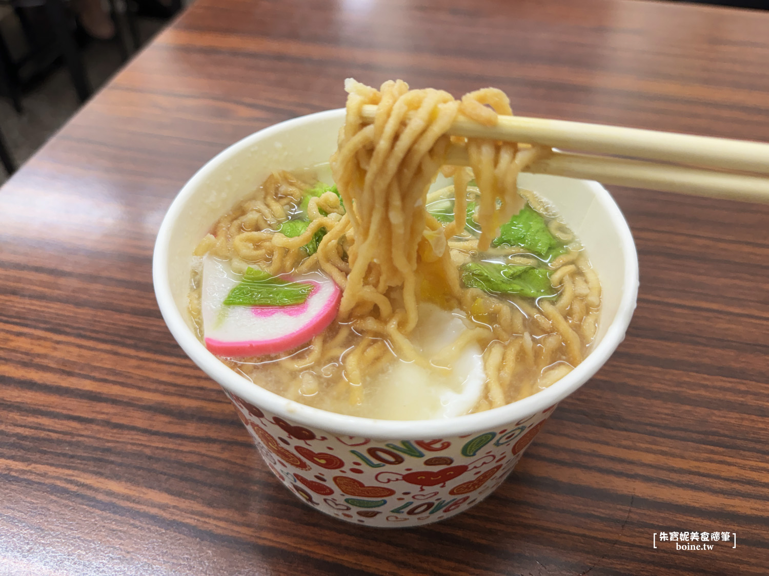 【高雄美食】味芳珍咖啡牛奶．三民區排隊美食．酥脆薯餅必點 @朱寶妮美食隨筆