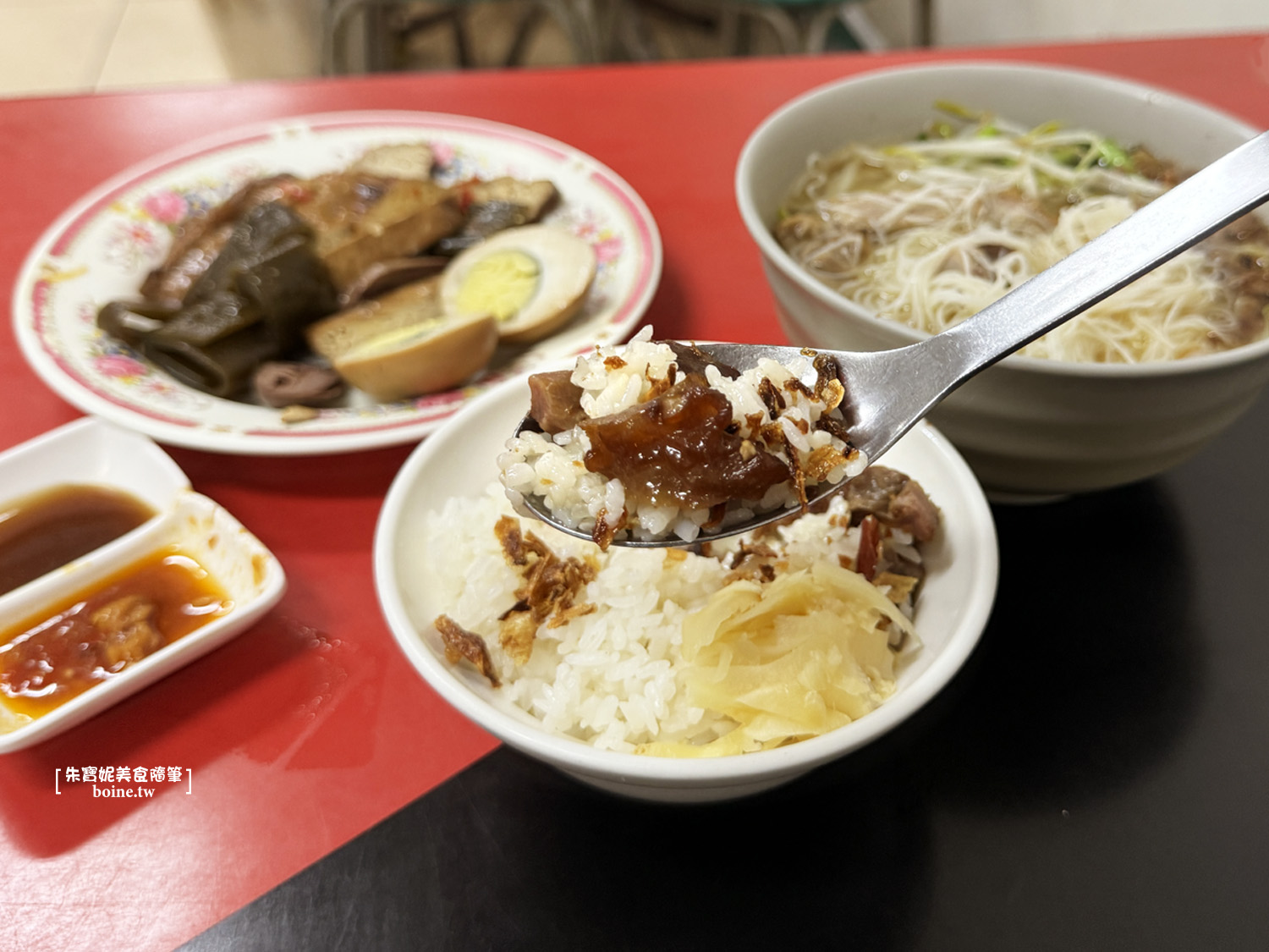 【高雄美食】鄉村冬粉鴨裕誠店．煙燻滷味．左營鴨肉飯推薦 @朱寶妮美食隨筆