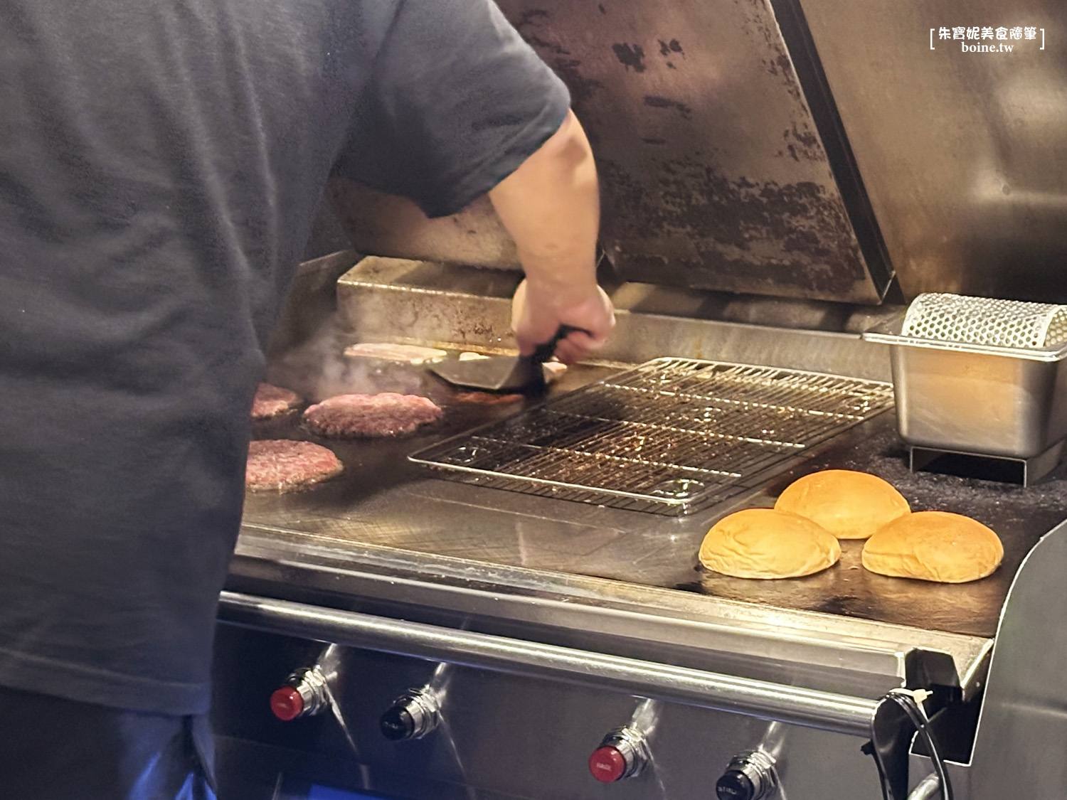 【天母美食】LOUIS&#8217; BURGERS．台北奶昔漢堡推薦(菜單) @朱寶妮美食隨筆