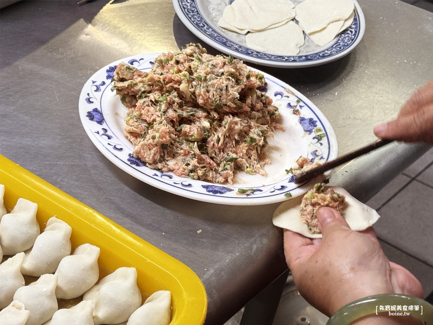 【龍華市場】五水餃．現包水餃酸辣湯．凹子底美食推薦(菜單) @朱寶妮美食隨筆