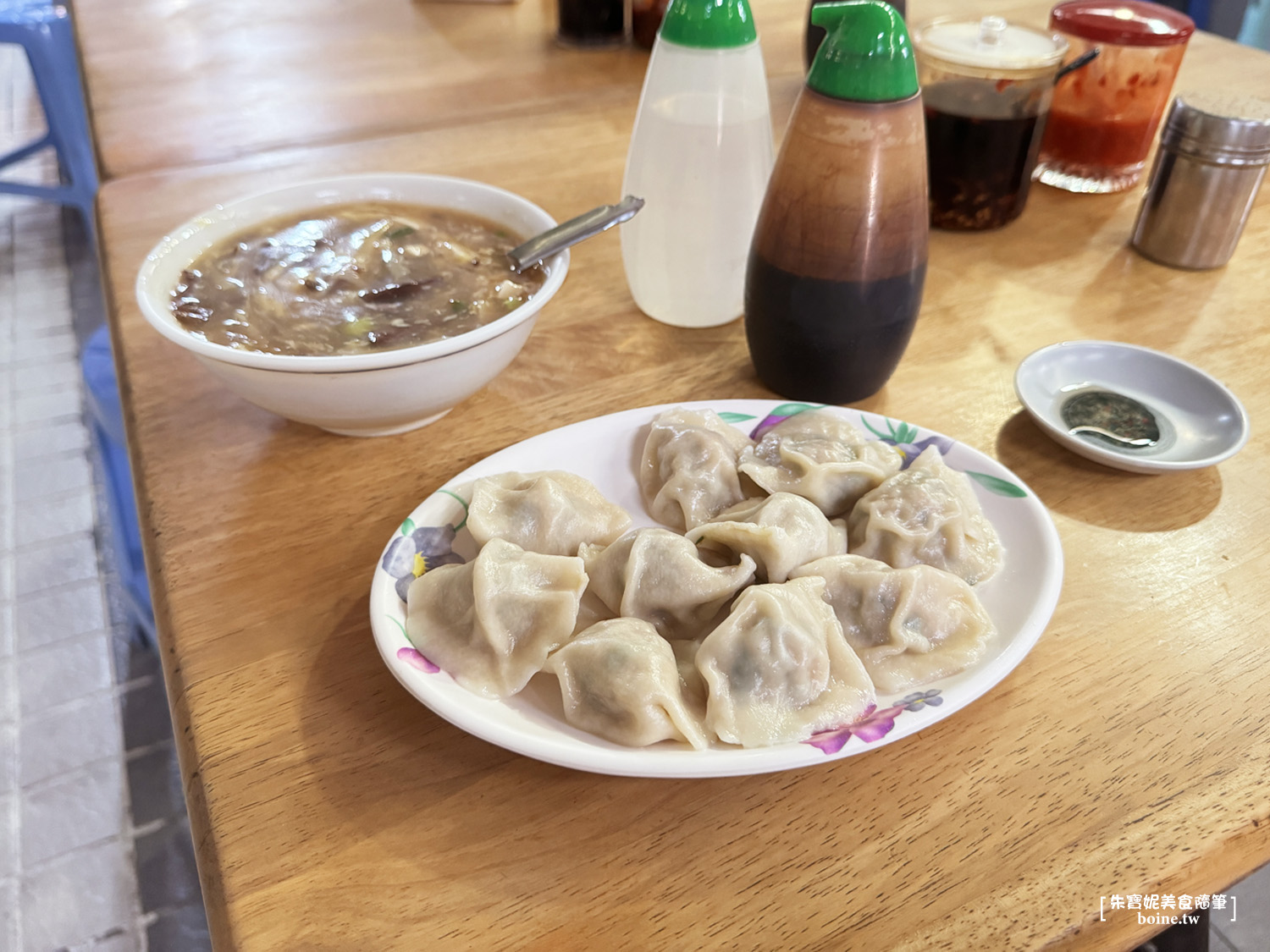 【龍華市場】五水餃．現包水餃酸辣湯．凹子底美食推薦(菜單) @朱寶妮美食隨筆