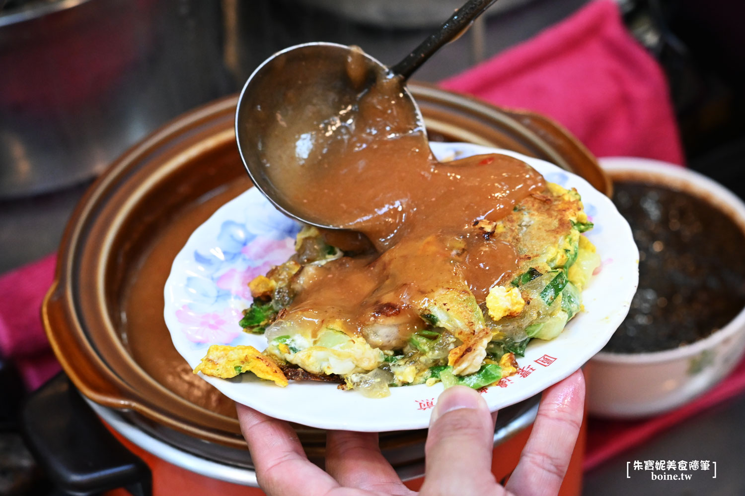 寧夏夜市｜圓環邊蚵仔煎．享譽國際的夜市美食．AI教父都說讚 @朱寶妮美食隨筆
