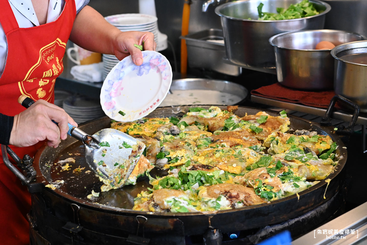 寧夏夜市｜圓環邊蚵仔煎．享譽國際的夜市美食．AI教父都說讚 @朱寶妮美食隨筆