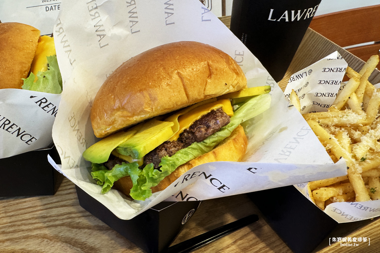 【信義美食】LAWRENCE BURGER．佛心價美味起司漢堡(菜單) @朱寶妮美食隨筆