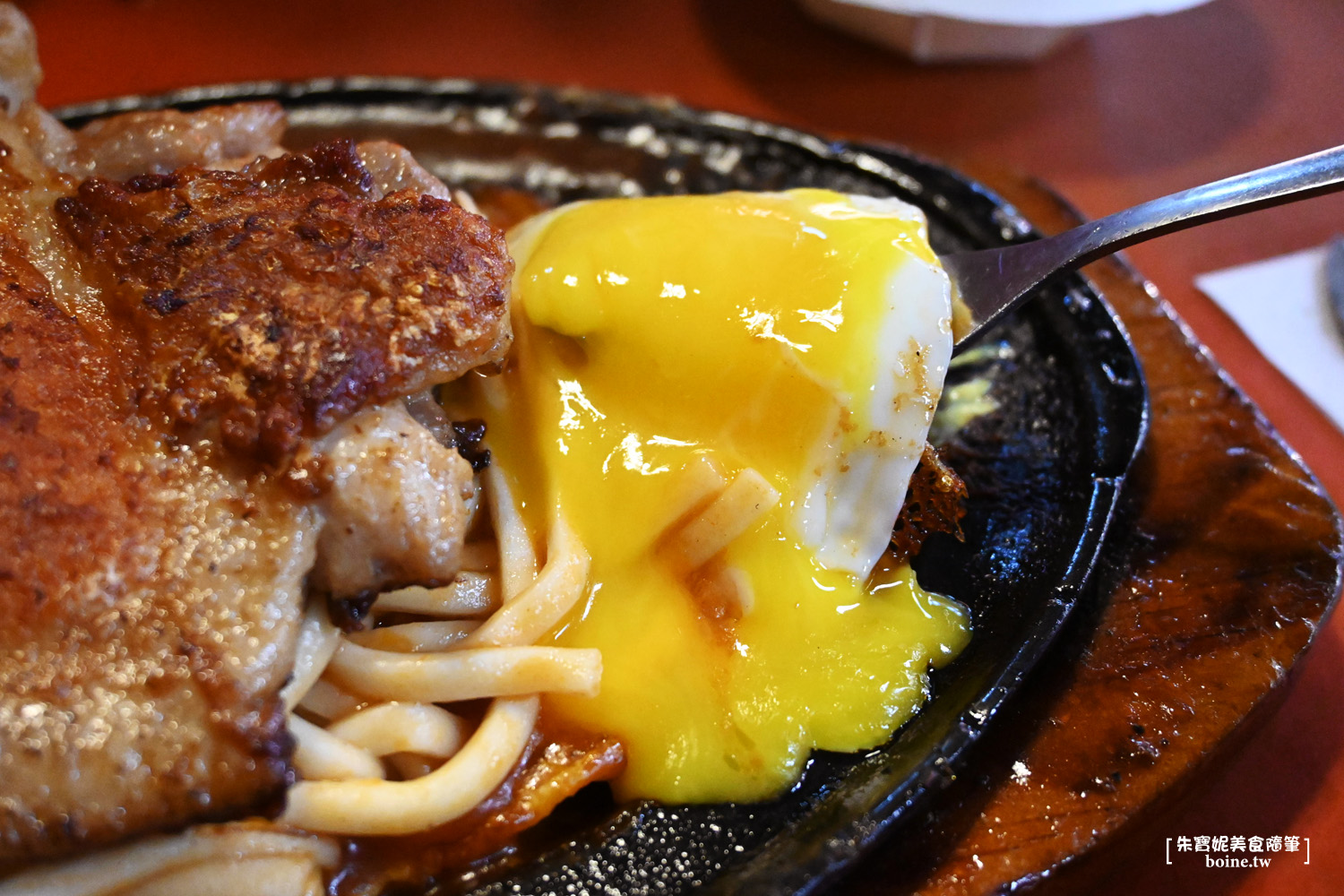 【高雄美食】牛小弟牛排總店．在地人超愛的夜市牛排推薦(菜單) @朱寶妮美食隨筆