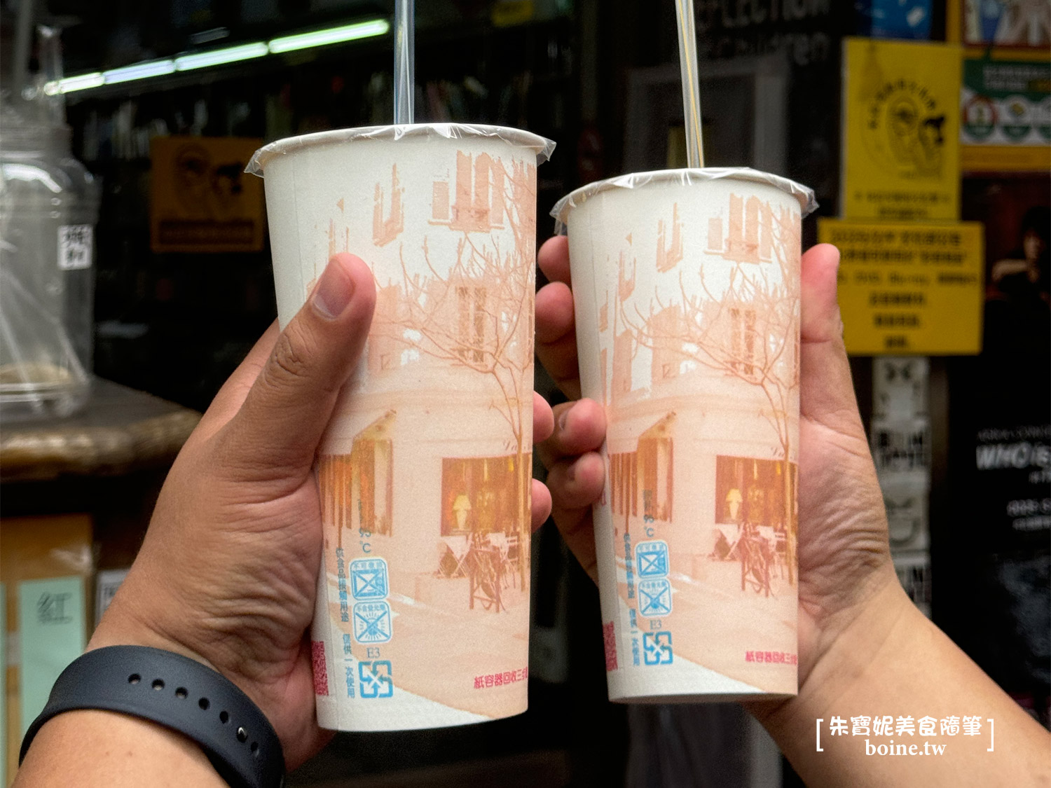 【西門美食】九五樂府.唱片行裡的超便宜手搖飲(菜單) @朱寶妮美食隨筆 【西門美食】九五樂府.唱片行裡的超便宜手搖飲(菜單) @朱寶妮美食隨筆