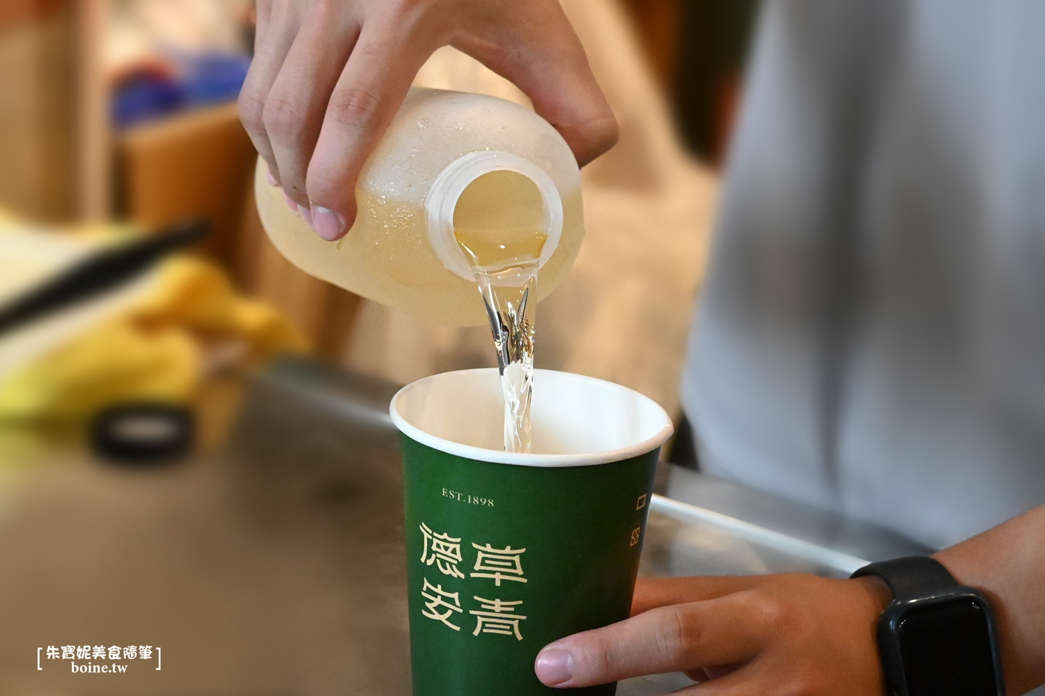 【大同美食】LOOP IN NEON霓裡．獨具風格的未來感Coffee Bar(菜單) @朱寶妮美食隨筆