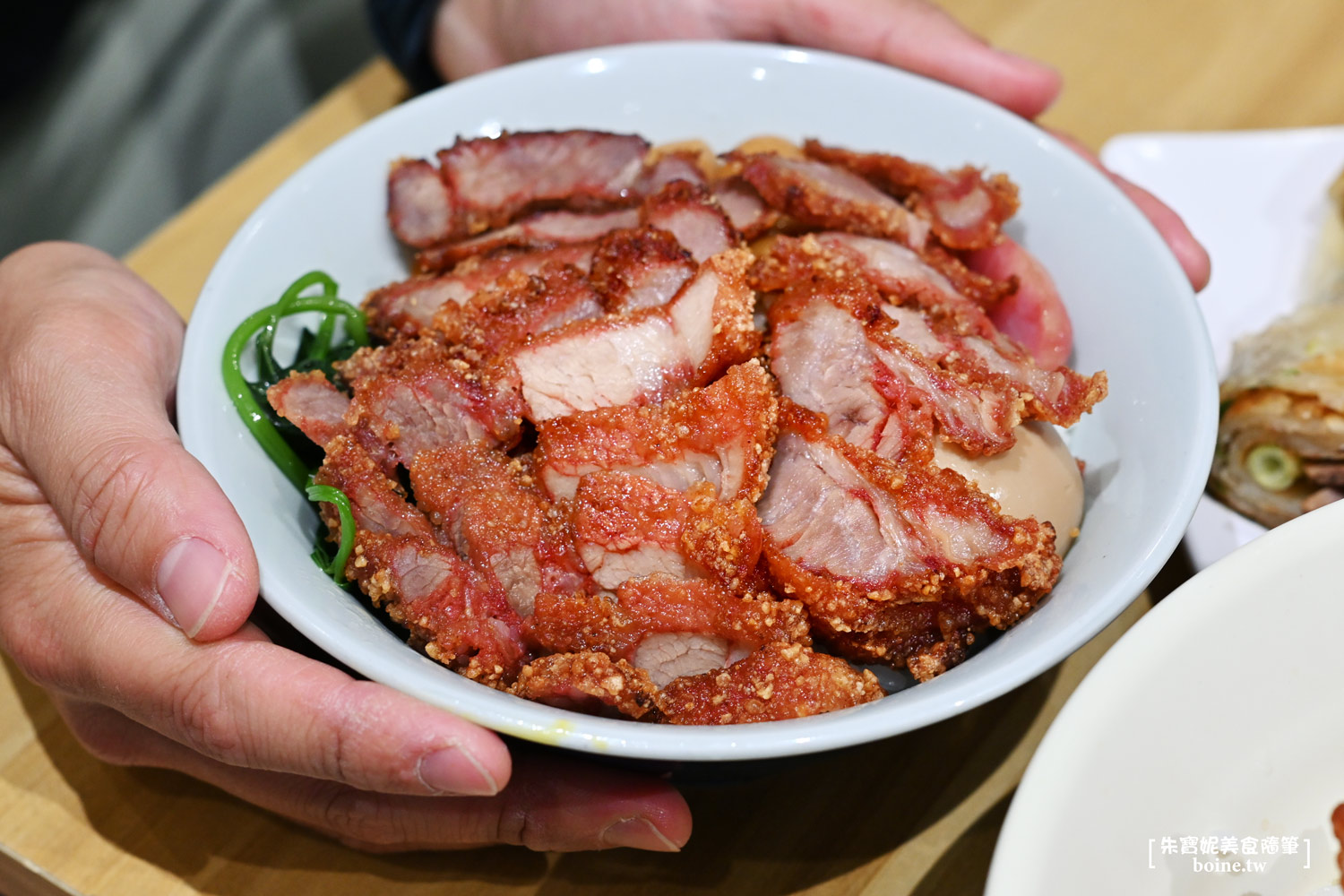 ｜中正紀念堂美食｜麵老大．平價飯麵小館．烏醋麵與紅燒肉必點 @朱寶妮美食隨筆