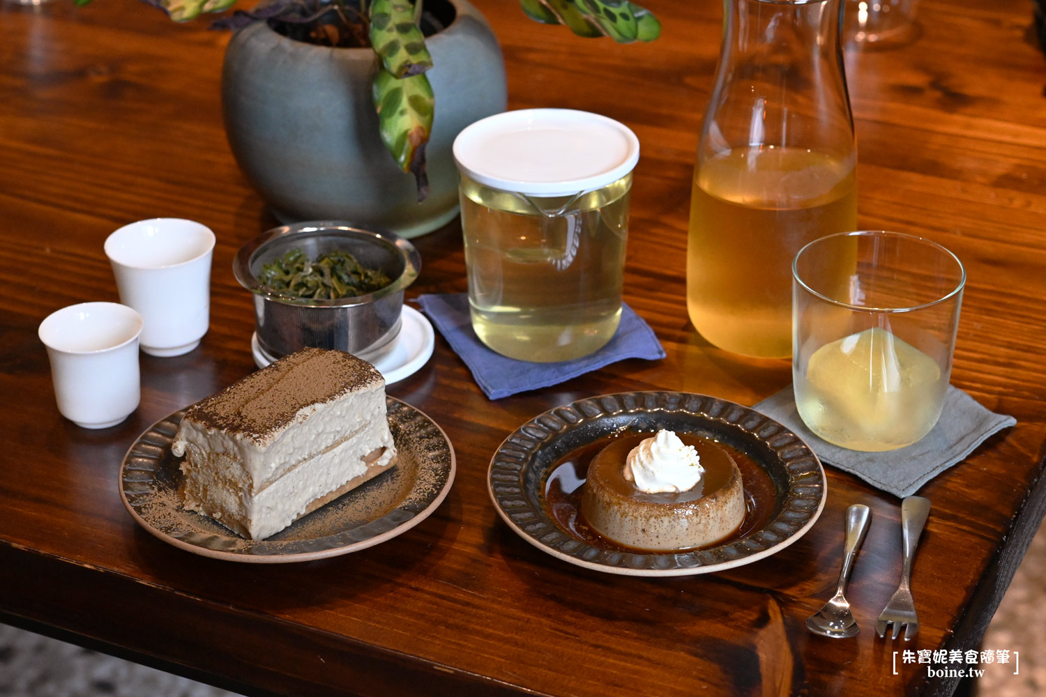 【高雄美食】如是Ru Shi Café．靜謐質感空間．品咖啡嚐甜點 @朱寶妮美食隨筆