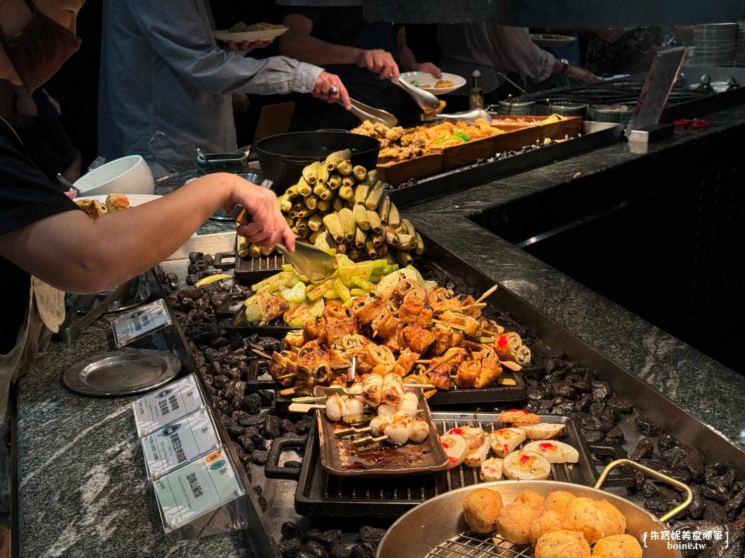 ｜素食吃到飽｜果然匯．多國蔬食百匯Buffet．素食者美食天堂 @朱寶妮美食隨筆