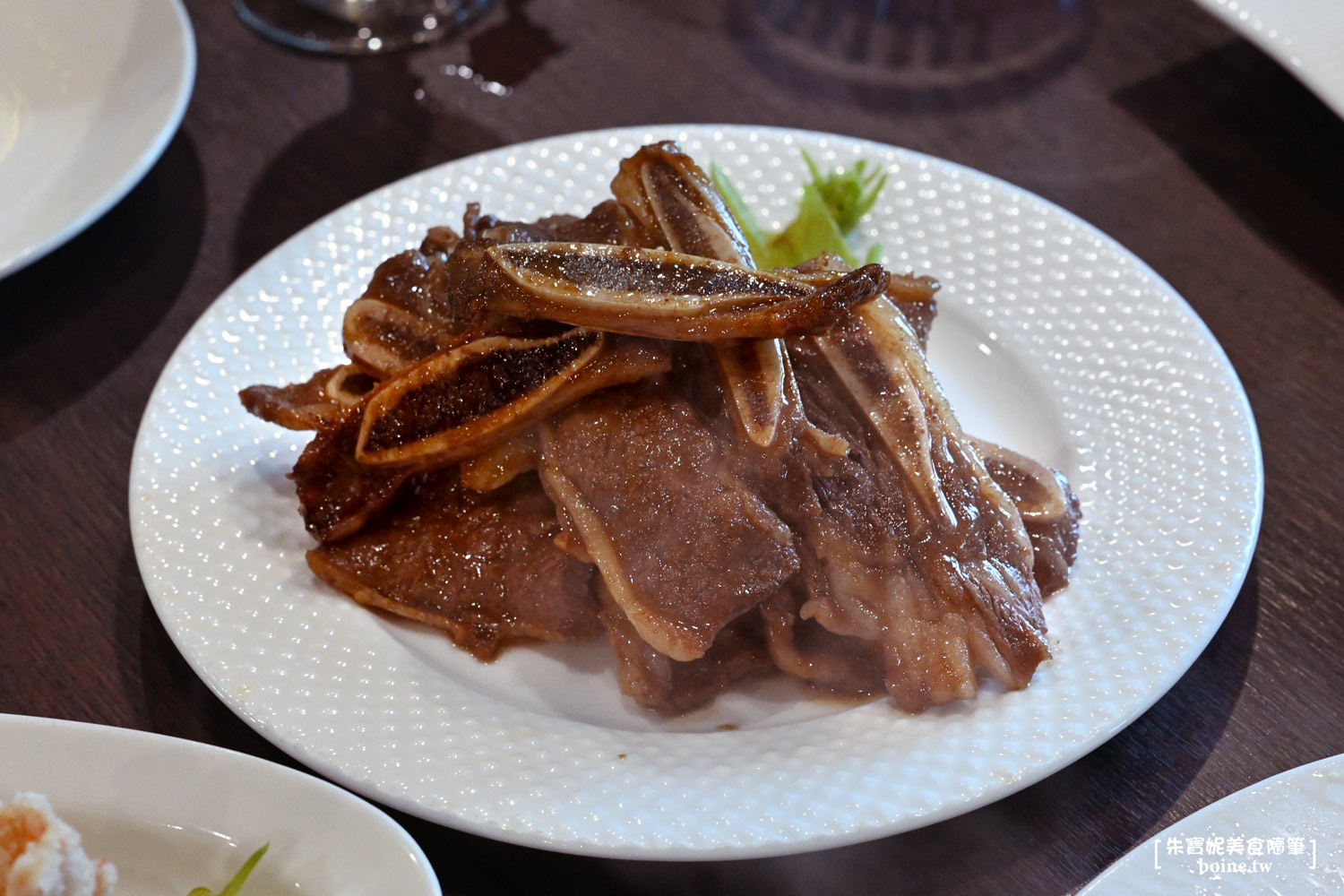 ｜高雄美食｜雨果咖啡．蛋蜜汁配熱炒．高雄聚餐推薦(菜單） @朱寶妮美食隨筆
