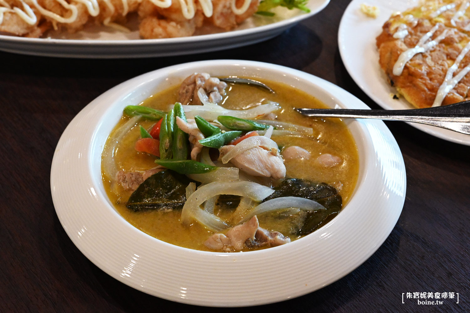 ｜高雄美食｜雨果咖啡．蛋蜜汁配熱炒．高雄聚餐推薦(菜單） @朱寶妮美食隨筆