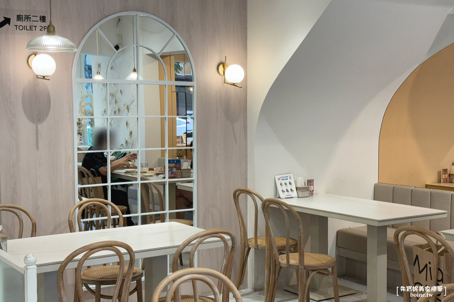 ｜高雄美食｜羅馬披薩Rom’antica Pizza．滿版餡料超過癮．凹子底聚餐推薦(菜單) @朱寶妮美食隨筆