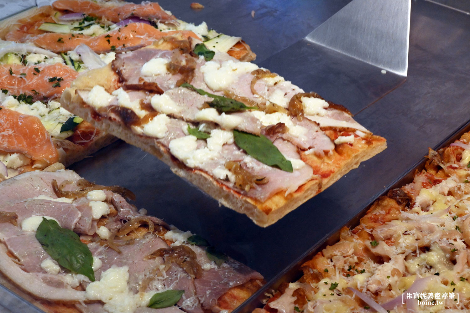 ｜高雄美食｜羅馬披薩Rom’antica Pizza．滿版餡料超過癮．凹子底聚餐推薦(菜單) @朱寶妮美食隨筆