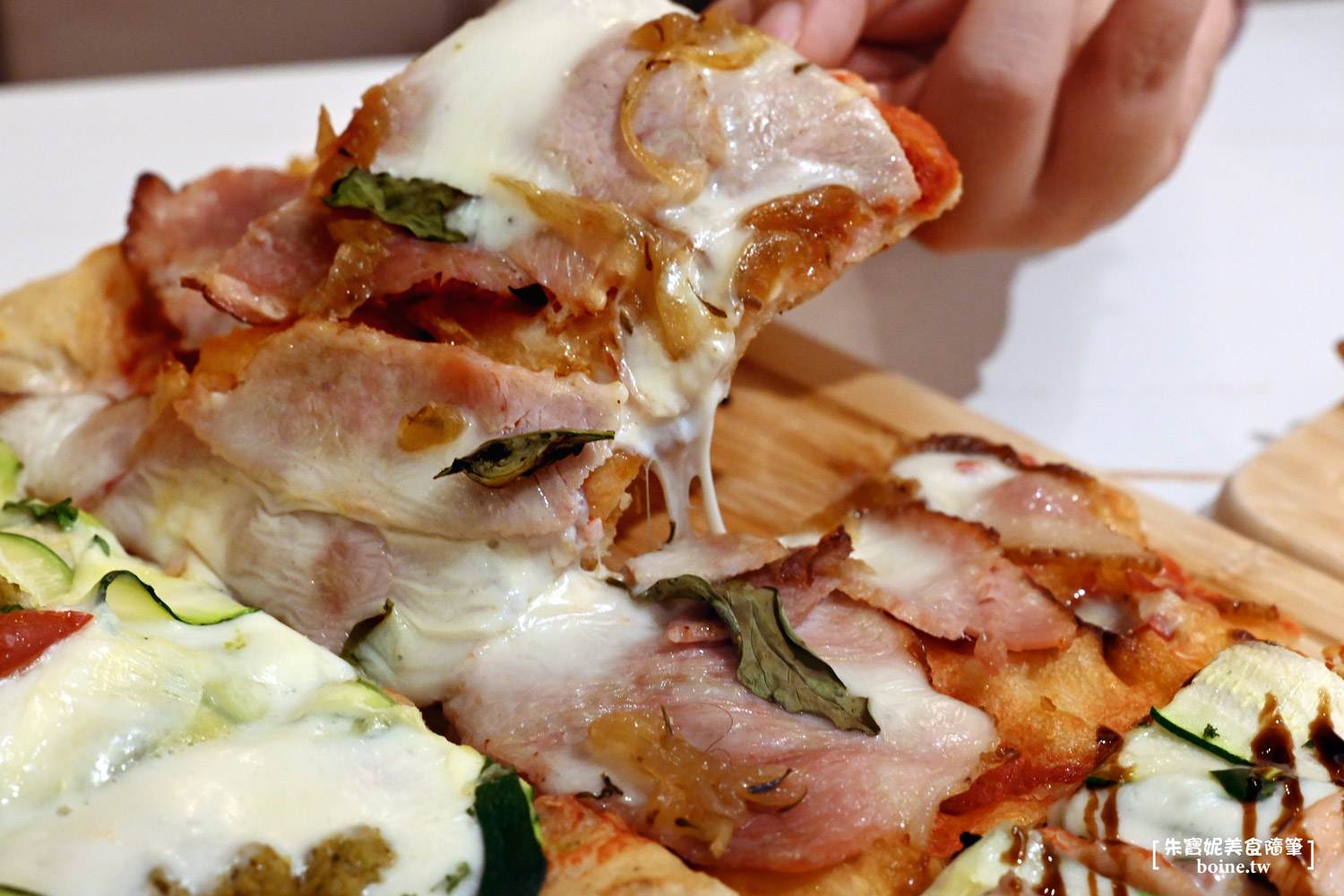 ｜高雄美食｜羅馬披薩Rom’antica Pizza．滿版餡料超過癮．凹子底聚餐推薦(菜單) @朱寶妮美食隨筆