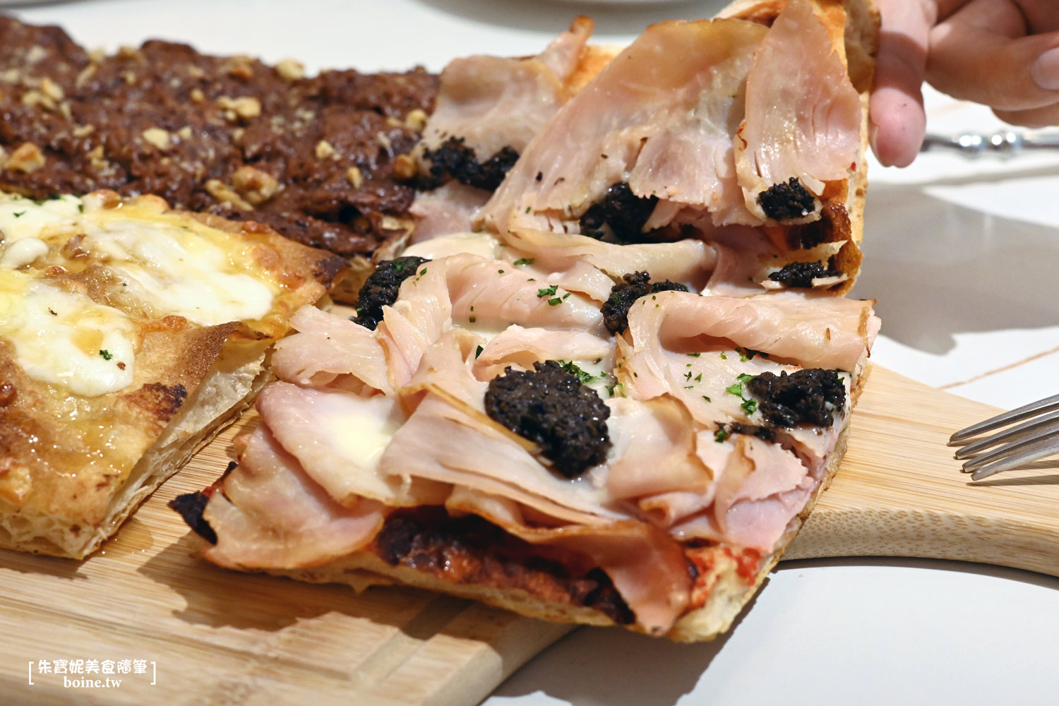 ｜高雄美食｜羅馬披薩Rom’antica Pizza．滿版餡料超過癮．凹子底聚餐推薦(菜單) @朱寶妮美食隨筆