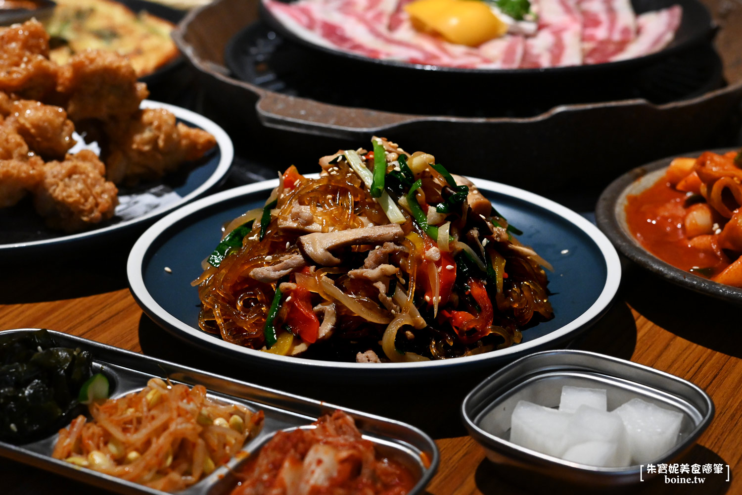 板橋美食｜ABV韓式餐酒館．炸雞烤肉+300款微醺選擇．宵夜開吃爽爽der！ @朱寶妮美食隨筆