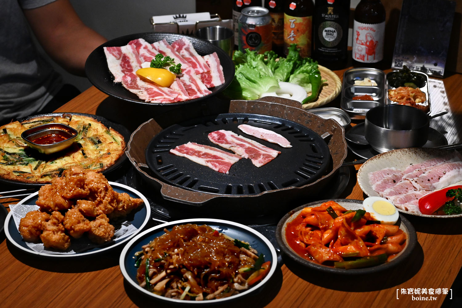板橋美食｜ABV韓式餐酒館．炸雞烤肉+300款微醺選擇．宵夜開吃爽爽der！ @朱寶妮美食隨筆