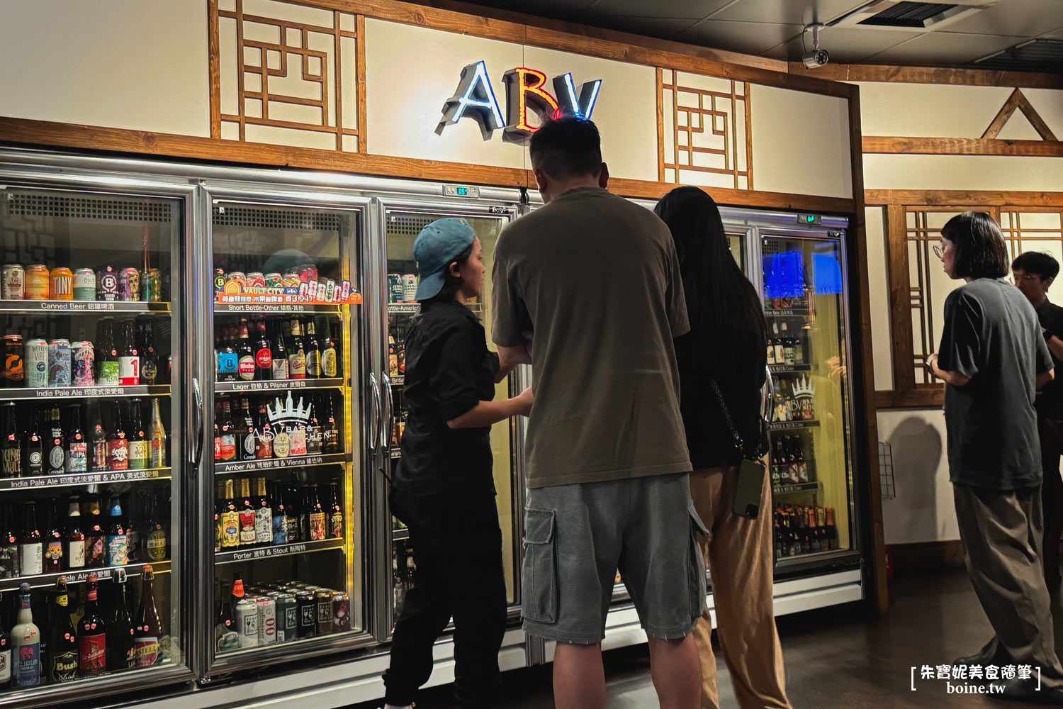 板橋美食｜ABV韓式餐酒館．炸雞烤肉+300款微醺選擇．宵夜開吃爽爽der！ @朱寶妮美食隨筆