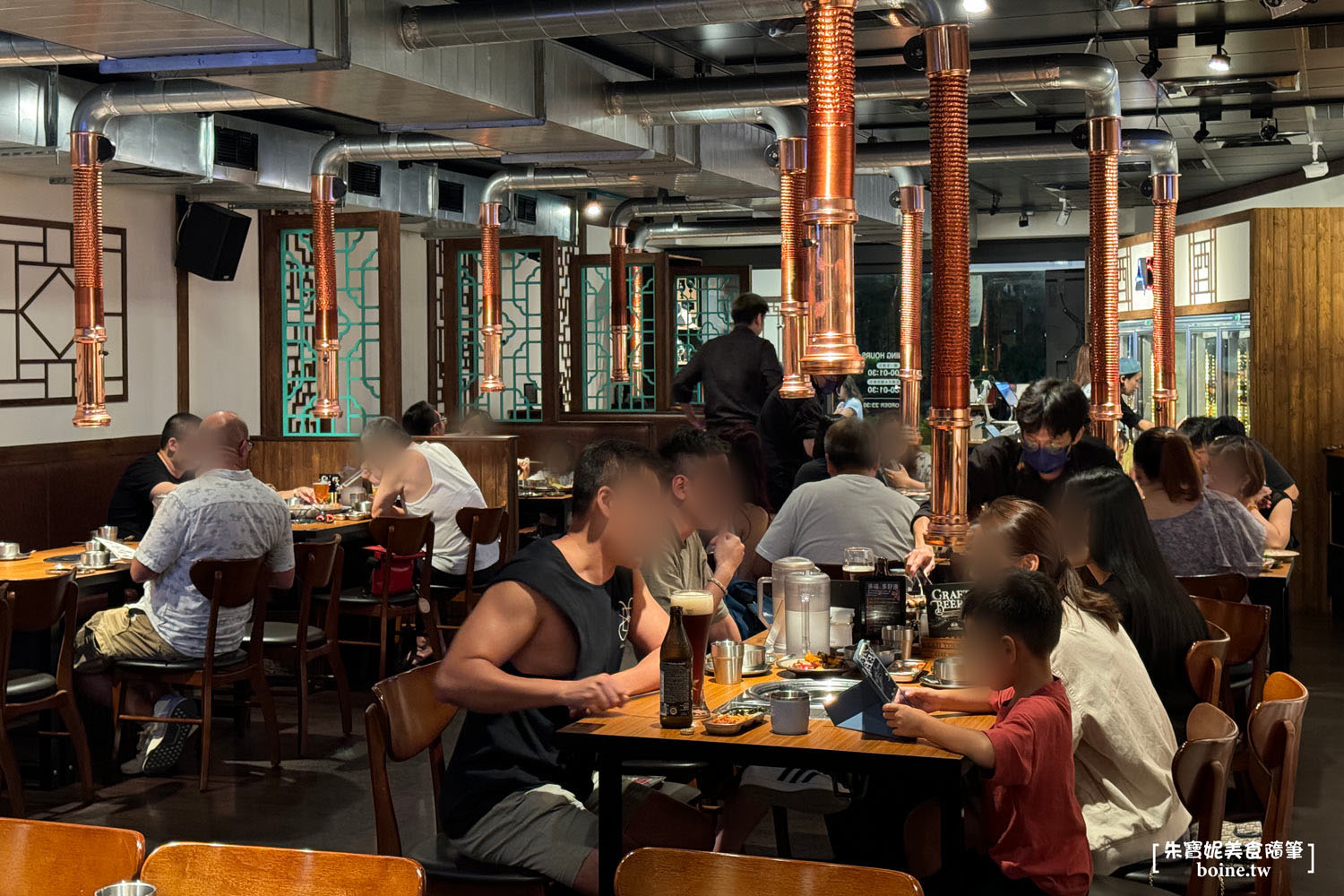板橋美食｜ABV韓式餐酒館．炸雞烤肉+300款微醺選擇．宵夜開吃爽爽der！ @朱寶妮美食隨筆