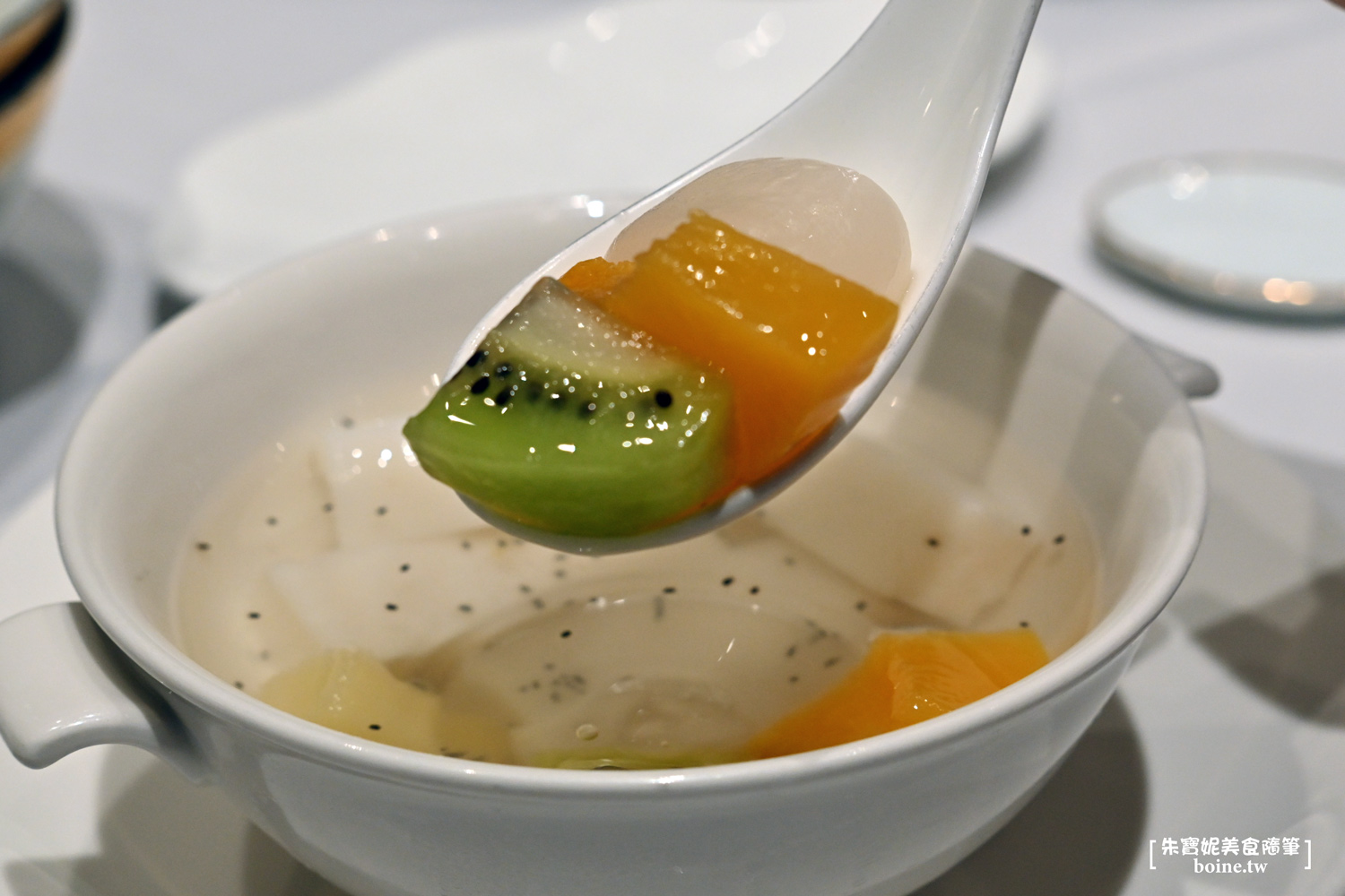 |台北美食|國賓中餐廳.烤鴨與鮮美龍蝦泡飯.川粵經典菜式一次滿足 @朱寶妮美食隨筆 |台北美食|國賓中餐廳.烤鴨與鮮美龍蝦泡飯.川粵經典菜式一次滿足 @朱寶妮美食隨筆