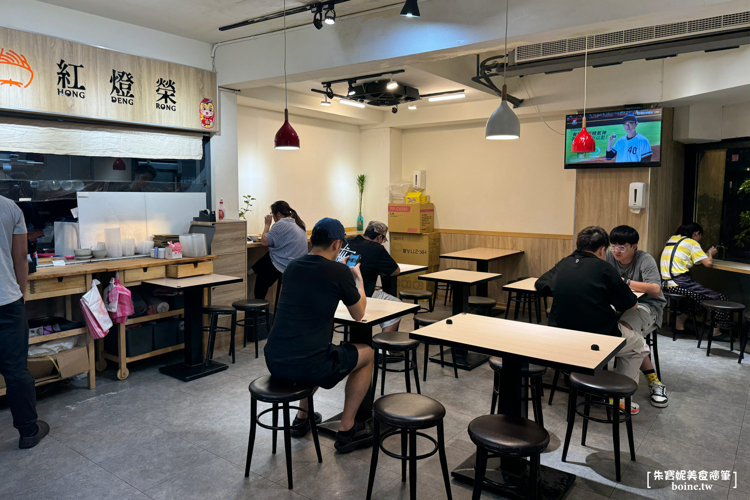 |東區美食|紅燈榮擔仔麵忠孝店.巷口飄香皮蛋麵.古早味推薦必吃(菜單) @朱寶妮美食隨筆 |東區美食|紅燈榮擔仔麵忠孝店.巷口飄香皮蛋麵.古早味推薦必吃(菜單) @朱寶妮美食隨筆