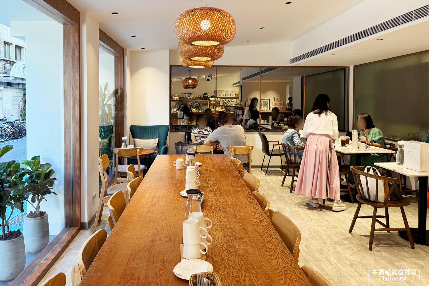 松山美食｜Miss V Bakery Café敦北店回歸！純白空間＋人氣早午餐更療癒 @朱寶妮美食隨筆