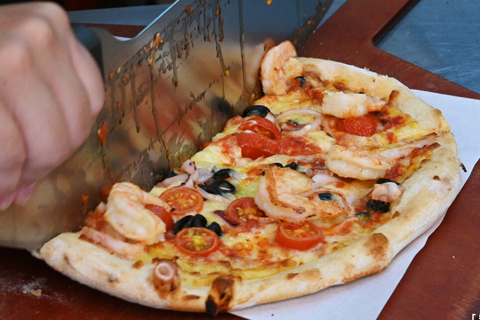 Pino Pizza｜網友激推台北必吃炸雞！飲料冰品吃到飽 @朱寶妮美食隨筆