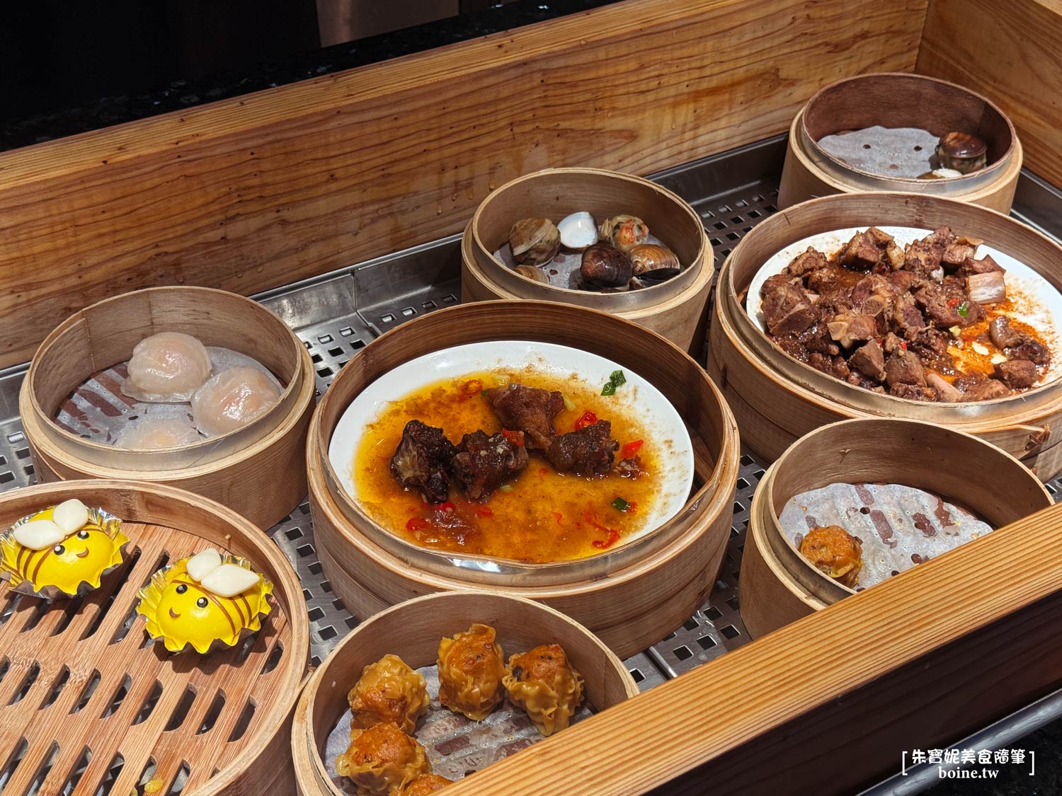 URBAN PARADISE信義店｜海陸饗宴搭微醺系飲品．台北Buffet吃到飽推薦 @朱寶妮美食隨筆