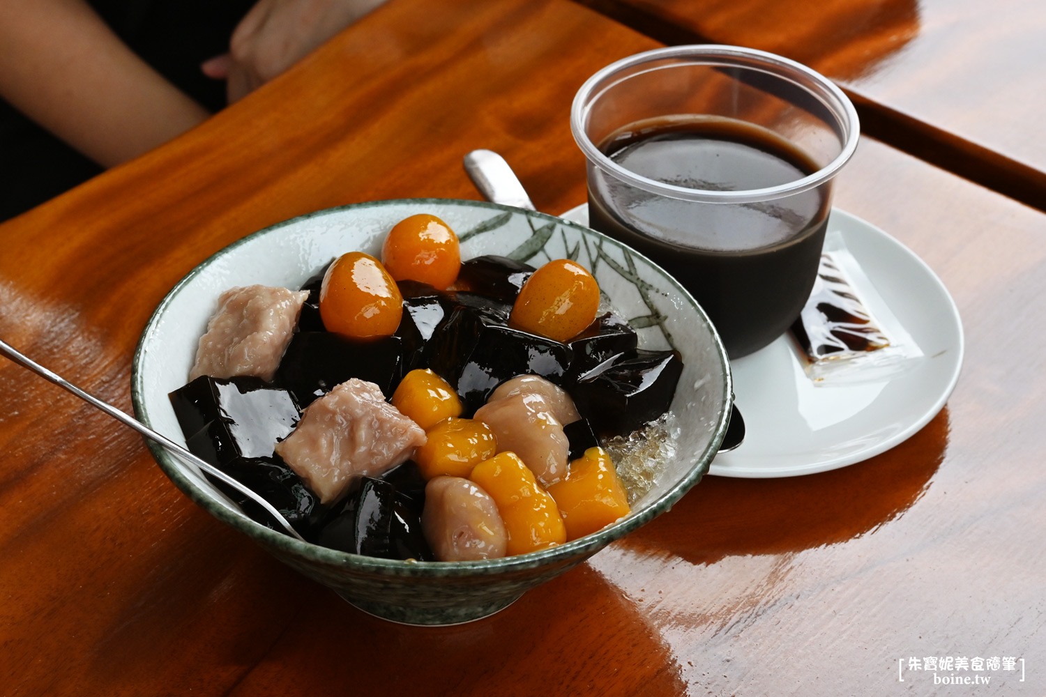【北投美食】明泉紅茶．本土味飲料店．在地人都喝這一款(菜單) @朱寶妮美食隨筆