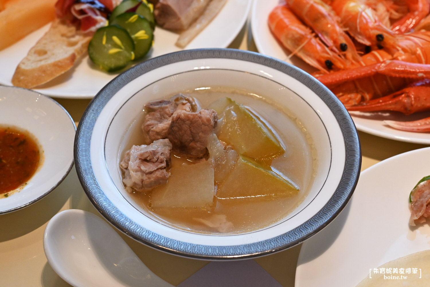 文華Café｜帝王蟹+米其林中菜吃到飽．週末限定．台北Buffet推薦 @朱寶妮美食隨筆