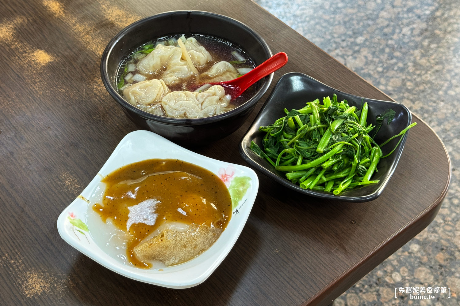 高雄美食|廣招英溫州餛飩.必吃餛飩與現打果汁牛奶.超人氣小吃(菜單) @朱寶妮美食隨筆 高雄美食|廣招英溫州餛飩.必吃餛飩與現打果汁牛奶.超人氣小吃(菜單) @朱寶妮美食隨筆