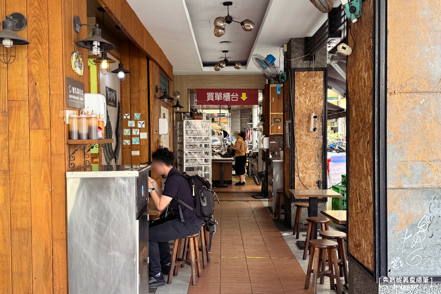 高雄老江紅茶牛奶總店｜24小時不打烊．在地人推薦甜甜捲＆半熟蛋吐司(菜單) @朱寶妮美食隨筆