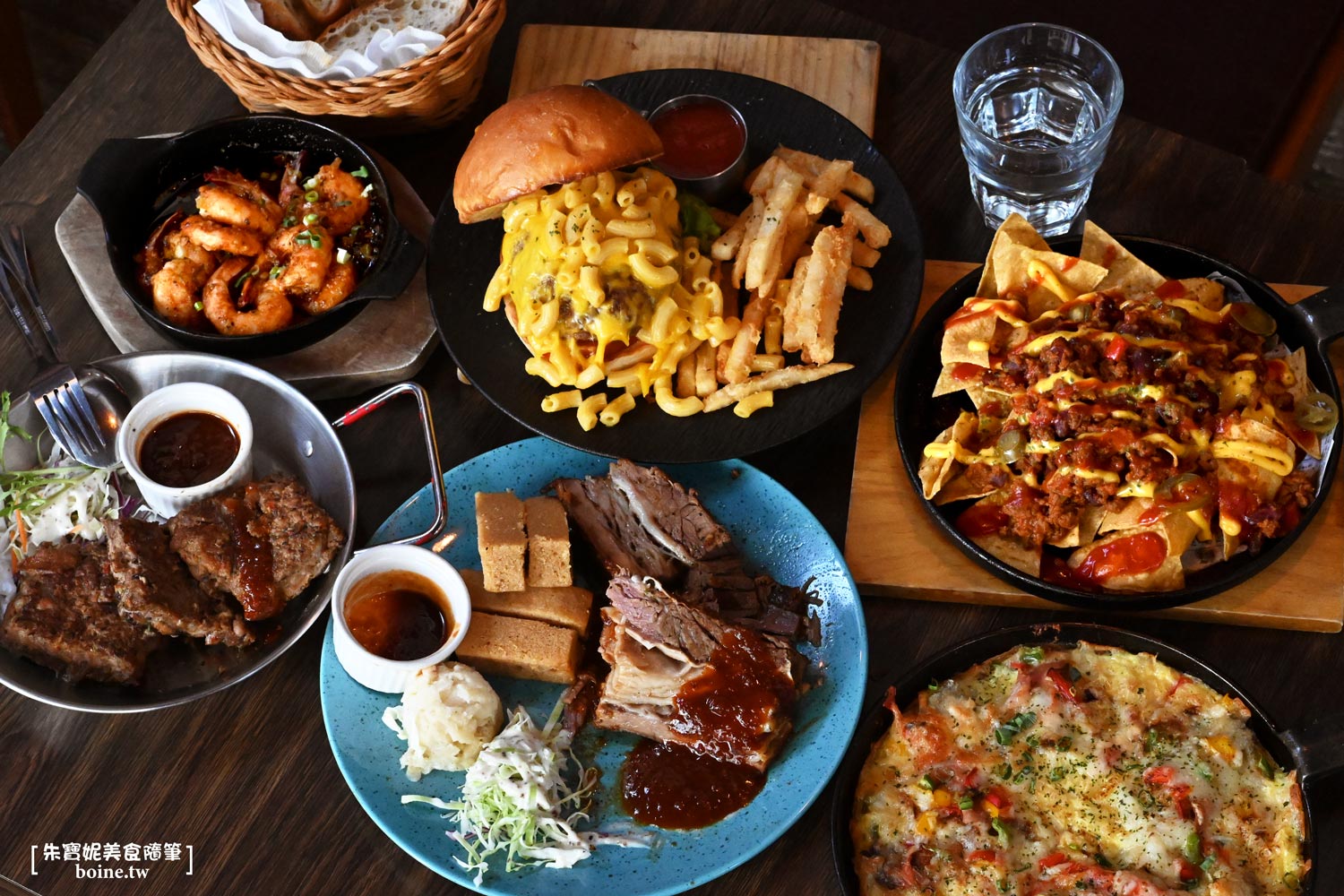 忠孝敦化美食｜吮指燻烤BBQ、通心粉漢堡．球賽餐廳推薦ABV美式餐酒館 @朱寶妮美食隨筆