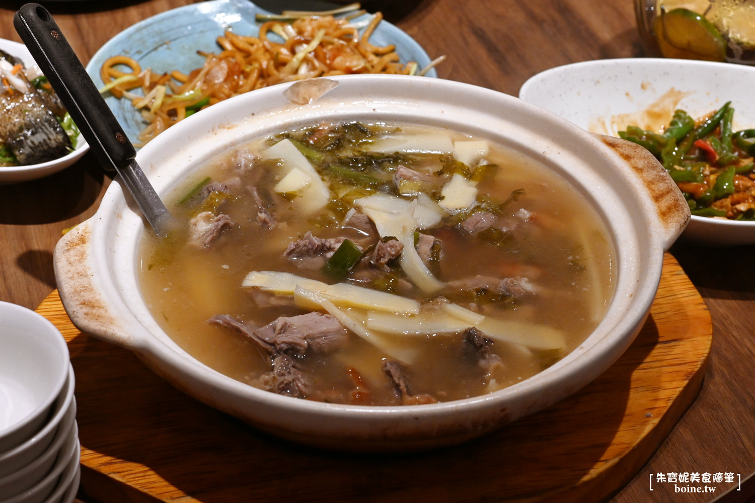 台中美食｜全鴨坊．火焰櫻桃鴨桌邊秀超震撼！米其林推薦烤鴨餐廳(菜單) @朱寶妮美食隨筆