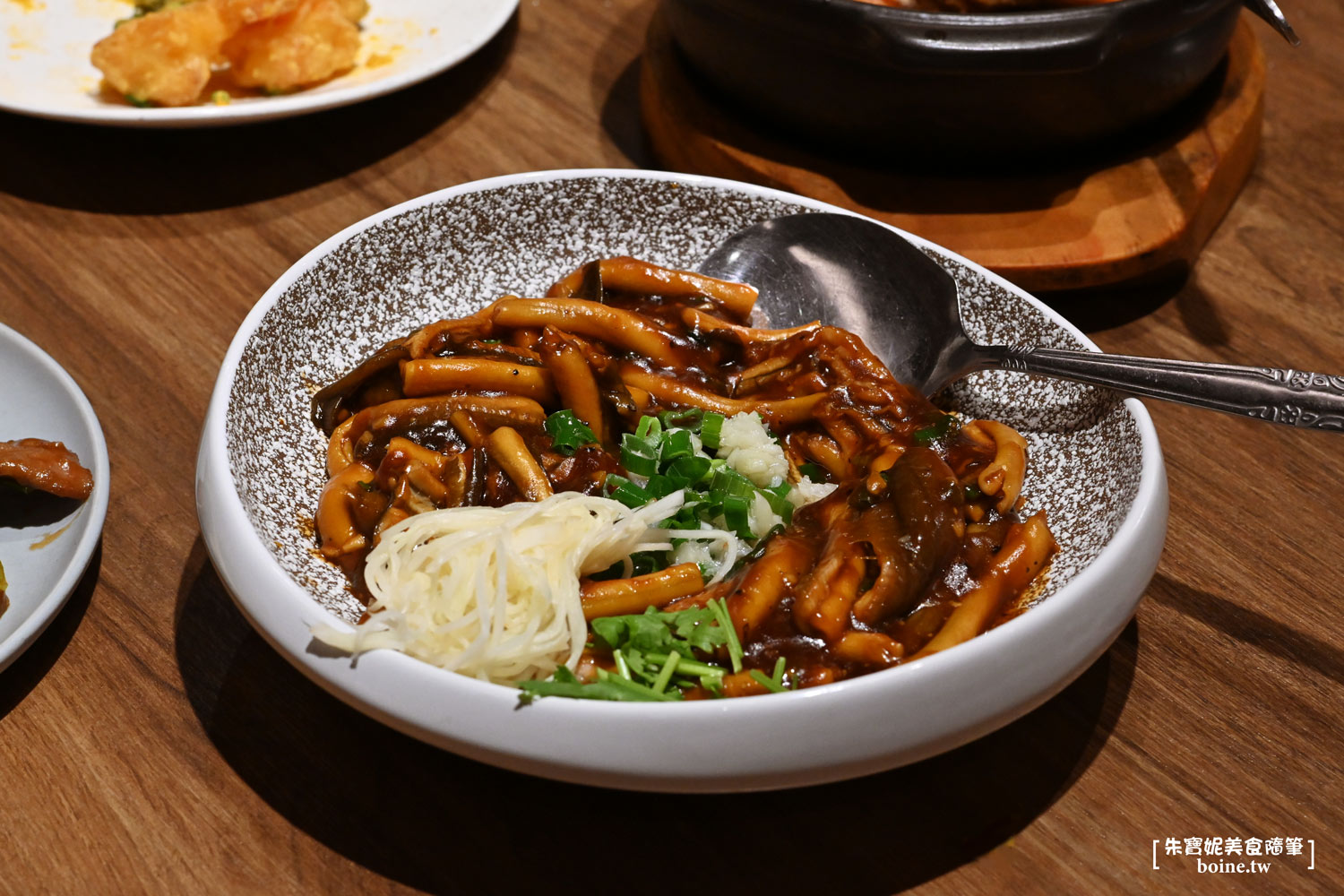 台中美食｜全鴨坊．火焰櫻桃鴨桌邊秀超震撼！米其林推薦烤鴨餐廳(菜單) @朱寶妮美食隨筆