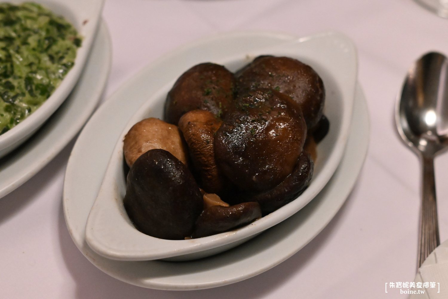 茹絲葵Ruth’s Chris|30年台北經典牛排館.老派奢華魅力依舊(菜單) @朱寶妮美食隨筆 茹絲葵Ruth’s Chris|30年台北經典牛排館.老派奢華魅力依舊(菜單) @朱寶妮美食隨筆