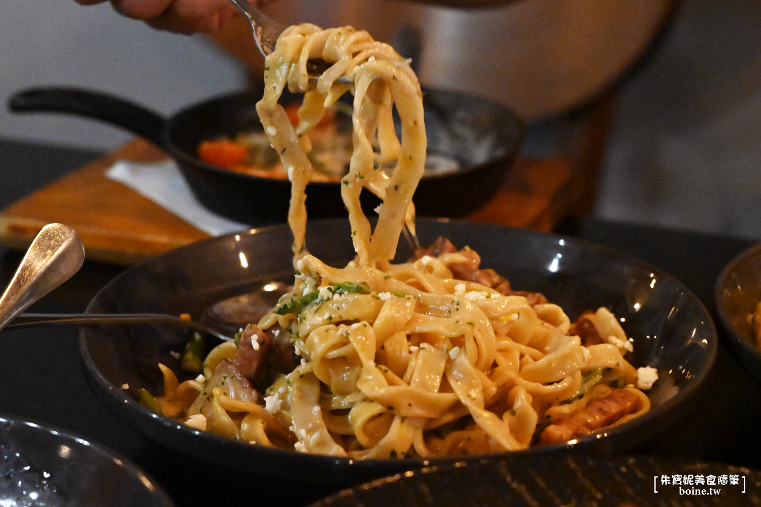 板橋美食｜ABV閣樓餐酒館．露台夜景餐酒館推薦．白天遼闊夜晚浪漫 (菜單) @朱寶妮美食隨筆