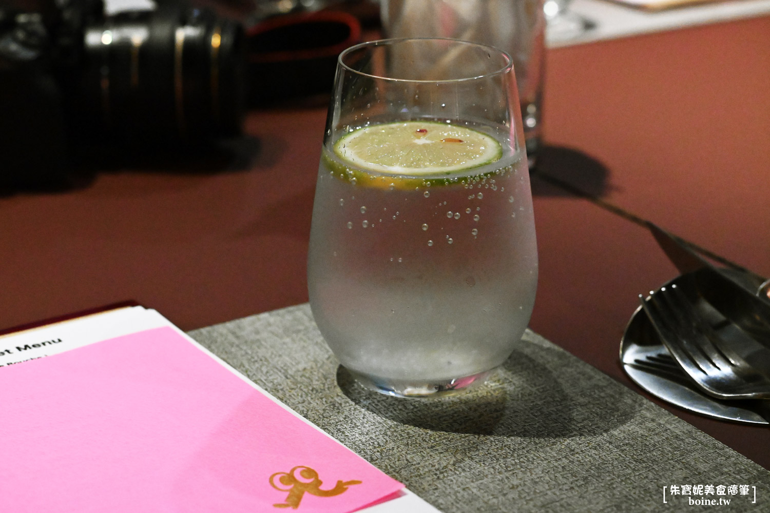 大巨蛋美食|你家樓下.黑粉系質感餐酒館.現刨松露太浮誇!台北聚餐推薦 @朱寶妮美食隨筆 大巨蛋美食|你家樓下.黑粉系質感餐酒館.現刨松露太浮誇!台北聚餐推薦 @朱寶妮美食隨筆