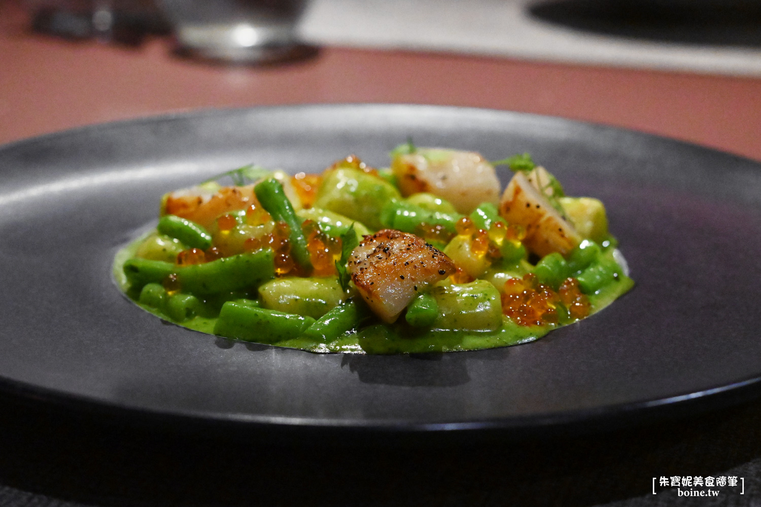 大巨蛋美食|你家樓下.黑粉系質感餐酒館.現刨松露太浮誇!台北聚餐推薦 @朱寶妮美食隨筆 大巨蛋美食|你家樓下.黑粉系質感餐酒館.現刨松露太浮誇!台北聚餐推薦 @朱寶妮美食隨筆