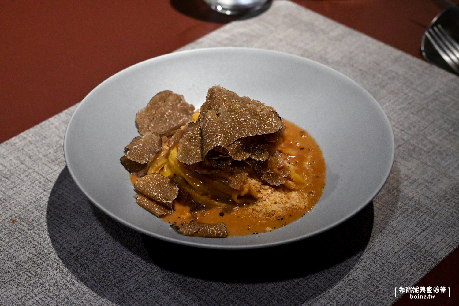 大巨蛋美食|你家樓下.黑粉系質感餐酒館.現刨松露太浮誇!台北聚餐推薦 @朱寶妮美食隨筆 大巨蛋美食|你家樓下.黑粉系質感餐酒館.現刨松露太浮誇!台北聚餐推薦 @朱寶妮美食隨筆